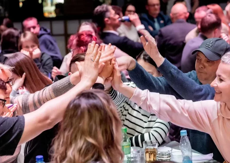 “Ведущий плохо высказывается о стране”. В Гродно закрылся один из квизов — организаторы говорят о доносе instagram.com/poprobui_vspomnit_vse/