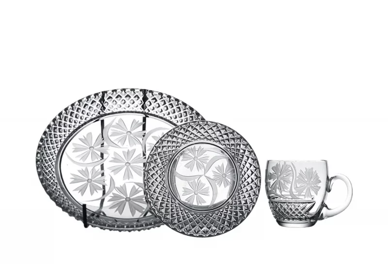 Шклозавод "Нёман" прадае крыштальны набор за амаль 4 тыс. руб. - беларусы здзіўлены