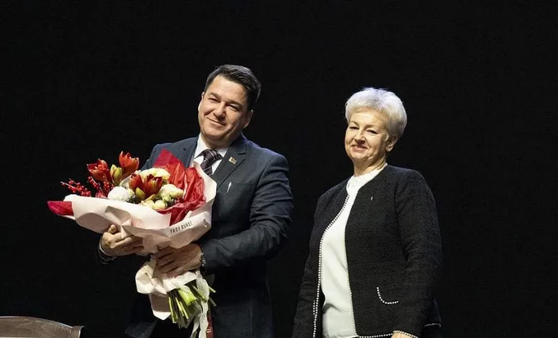 Справа - Наталья Левшунова.