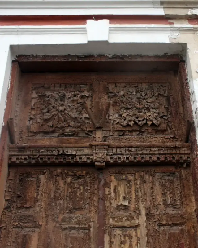 В бывшем кожвене на Василька восстановили старинные двери 