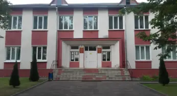 “Отдыхал там с кентами”. В агрогородке Сморгонского района закрыли единственный сельский клуб, жителям ситуация не нравится