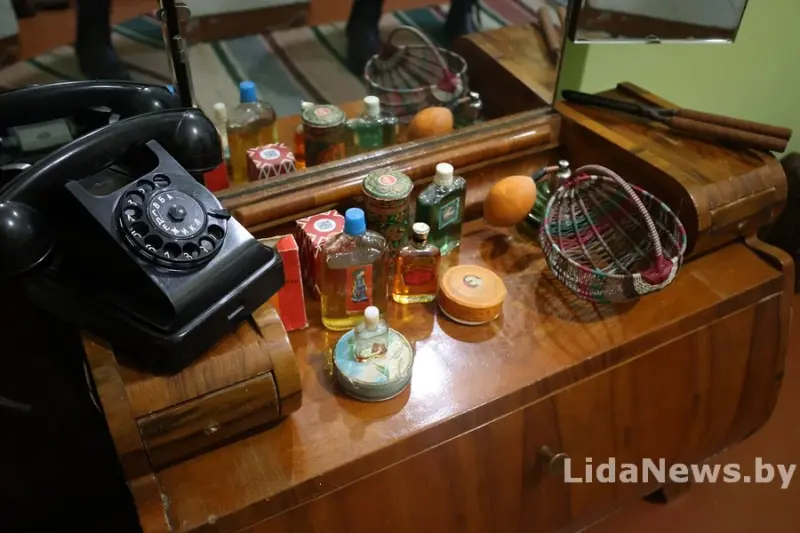 Лидский музей превратили в советскую квартиру — показывают, как лидчане отмечали Новый год в 60-е годы 