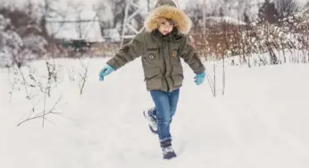 «Неужели ягодка замерзнет?» Родители в Беларуси спорят из-за разрешения Минобра пропустить школьные занятия