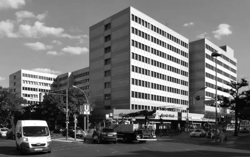 "Очень веселенькая" реконструкция от Семашко. Почему в Гродно годами не могут решить, что делать с Домом быта