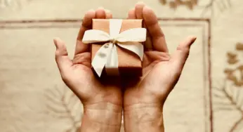 В Гродно запустили службу намеков на подарки — но только ювелирные