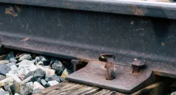 «Кто-то в детстве мечтал о собственной железной дороге». В Лиде продали участок жд-ветки в промзоне