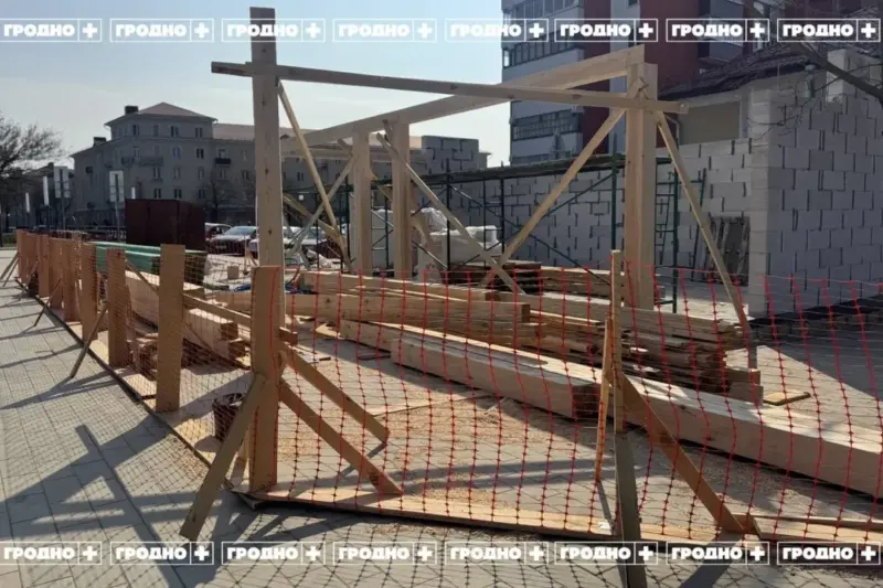 В Гродно появится еще одна кофейня. Горожане недовольны — она закроет вид из другого заведения 