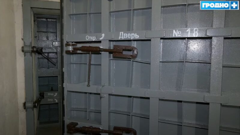 Святло, вентыляцыя і сухпаёк. Як працуюць бомбасховішчы на «Белкард», дзе схаваюцца 3 тысячы чалавек