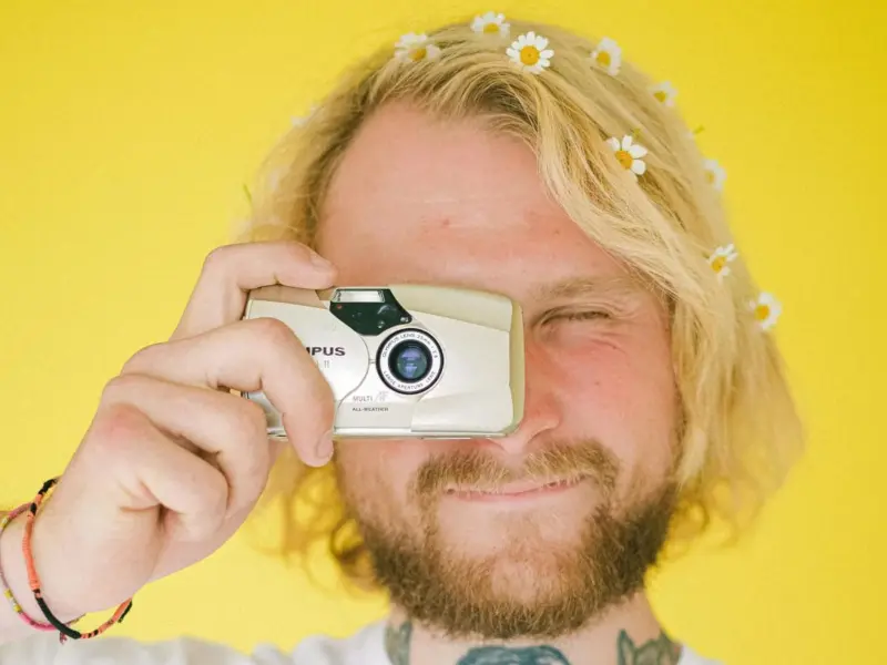 «Много блондинов и вкусный шоколад». Девушка перечислила стереотипы о Беларуси — вот что ей ответили  