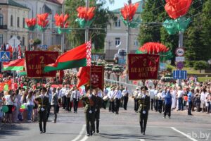 С ретро-автомобилями и хедлайнером из России. Как в Гродно отметят День Независимости? 