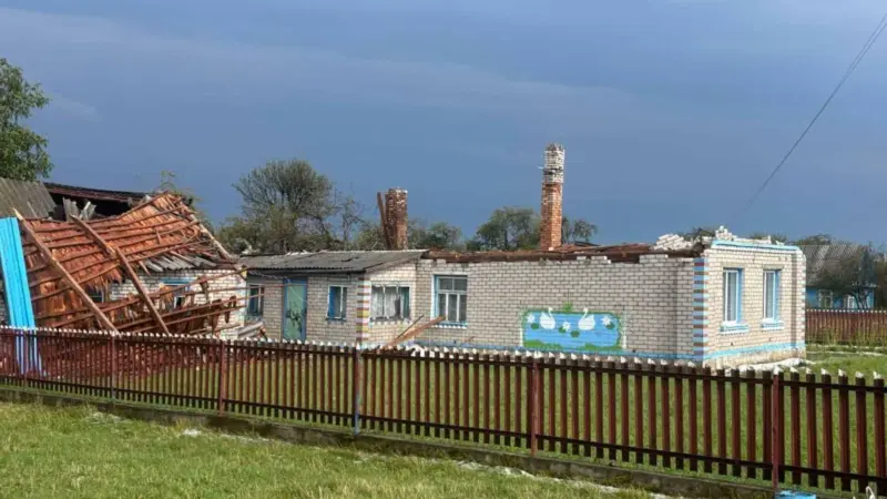 В Вороновском районе град и ветер повредили 140 домов - гроза может повториться 