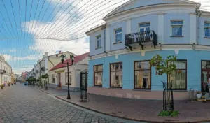 “Молочный Мир” откроет в центре Гродно фирменный магазин и кафе Ул. Советская, 19 в Гродно. Фото: yandex.com