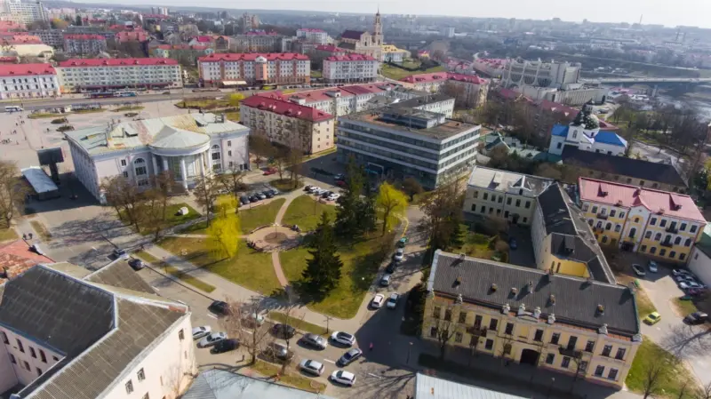 В историческом центре Гродно хотят построить новое здание. Оно восстановит утраченную застройку? В историческом центре Гродно хотят построить новое здание. Оно восстановит утраченную застройку?