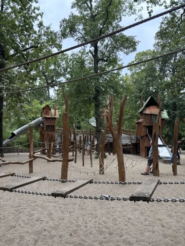 Гродненка пожаловалась на нехватку детских площадок в центре города – ее поддержали 