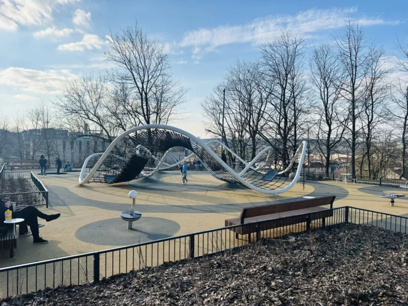 Гродненка пожаловалась на нехватку детских площадок в центре города – ее поддержали 